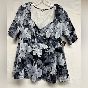NWT Kiyonna Posh Peplum Top - Monochrome Floral - Plus Size 1 (14W/16W)